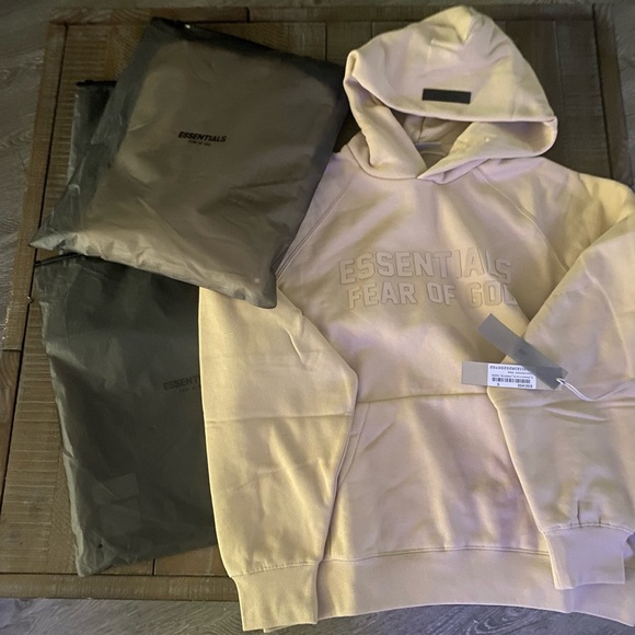 NWT ESSENTIALS FEAR OF GOD HOODIE - Picture 3 of 7